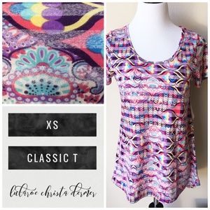 NWT Lularoe Classic T